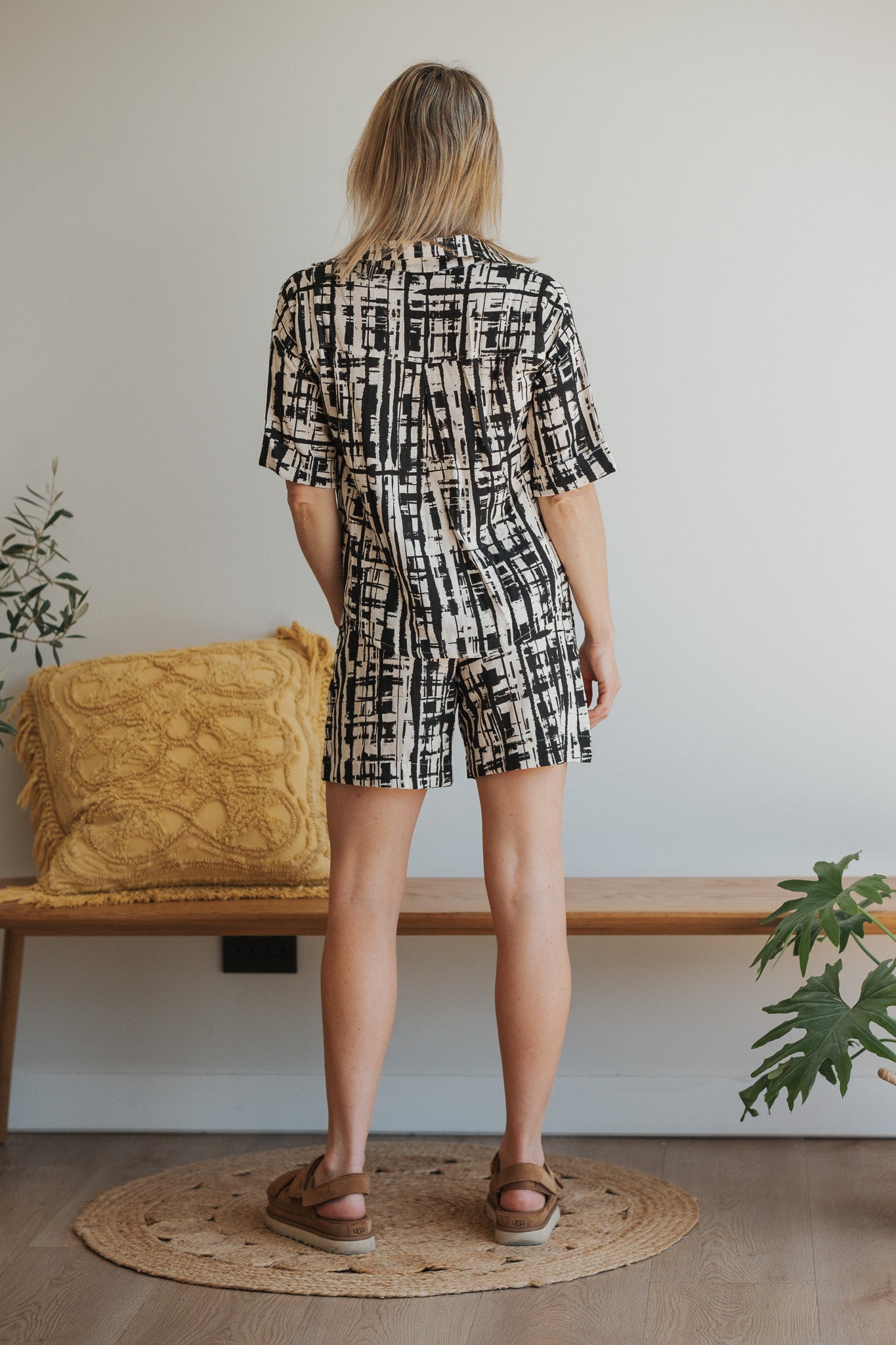 Just Be Shorts - Black & White