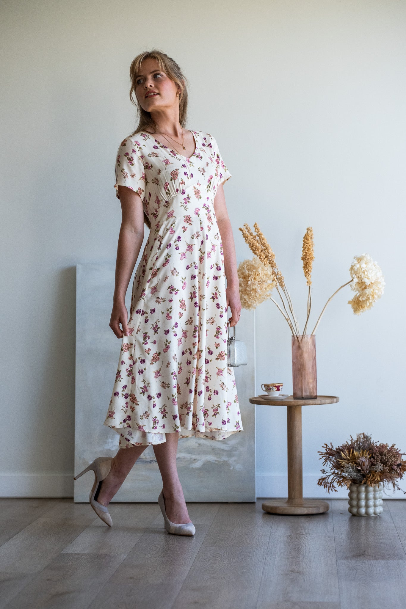 Vintage Lady - Pink & Ivory