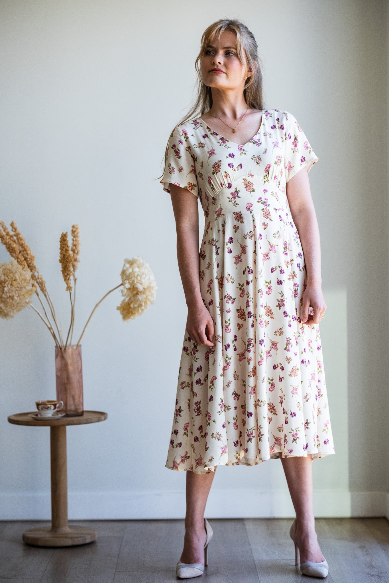 Vintage Lady - Pink & Ivory