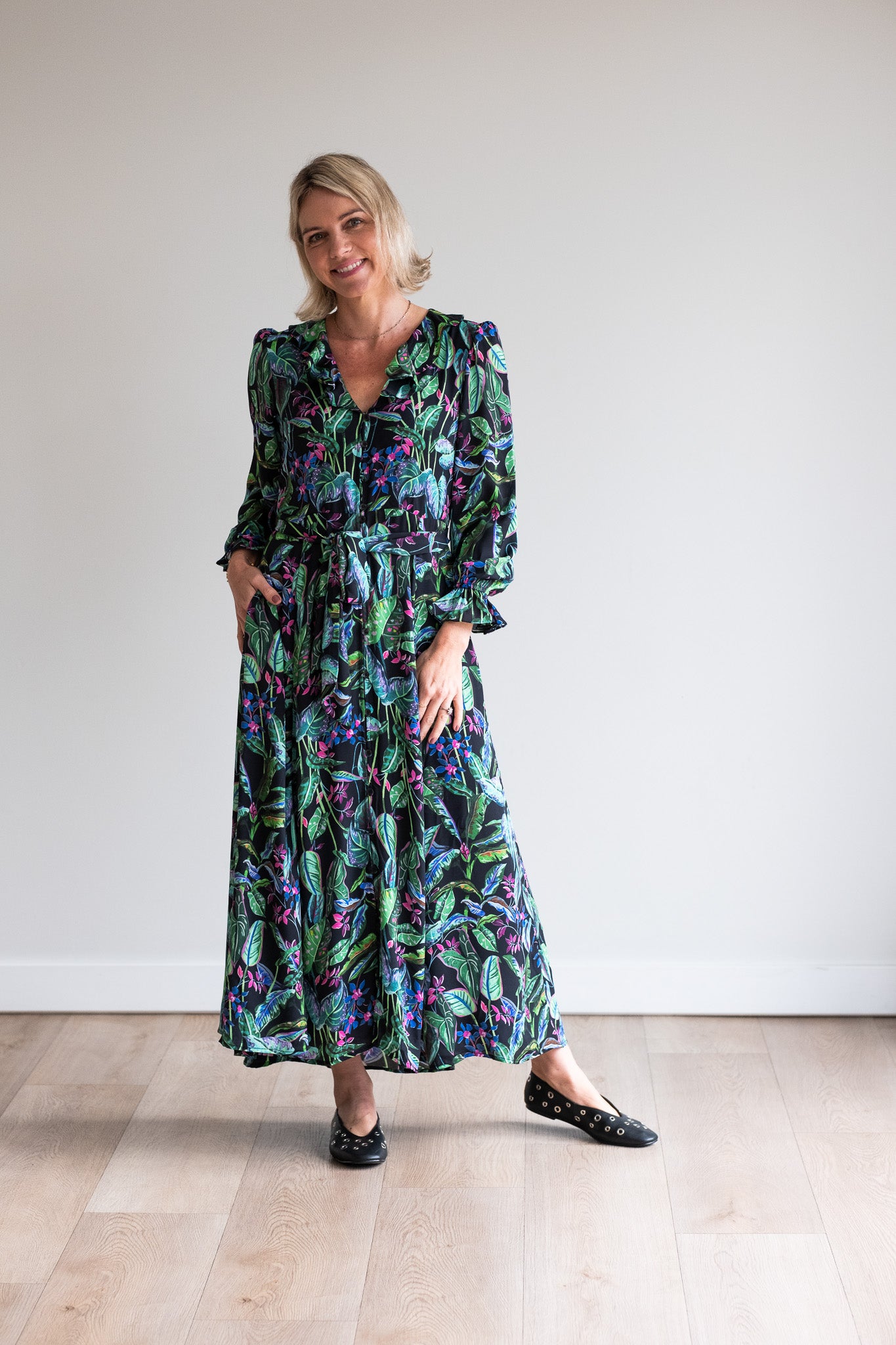 La Vie Est Belle Exclusive Dress