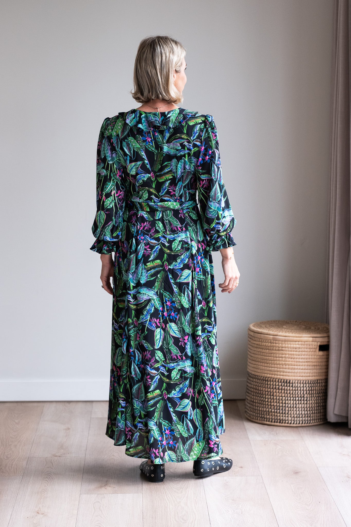 La Vie Est Belle Exclusive Dress