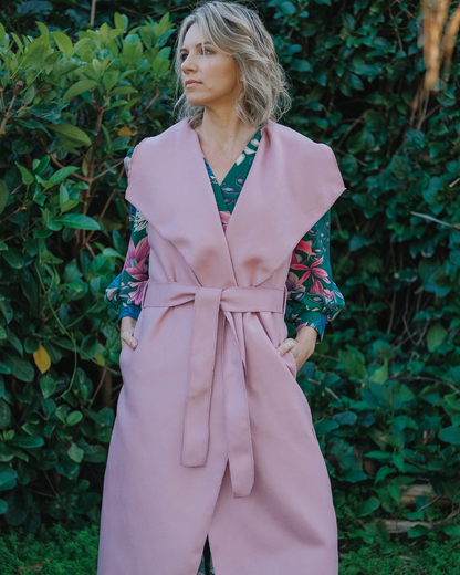 Bold Sleeveless Coat - Pink