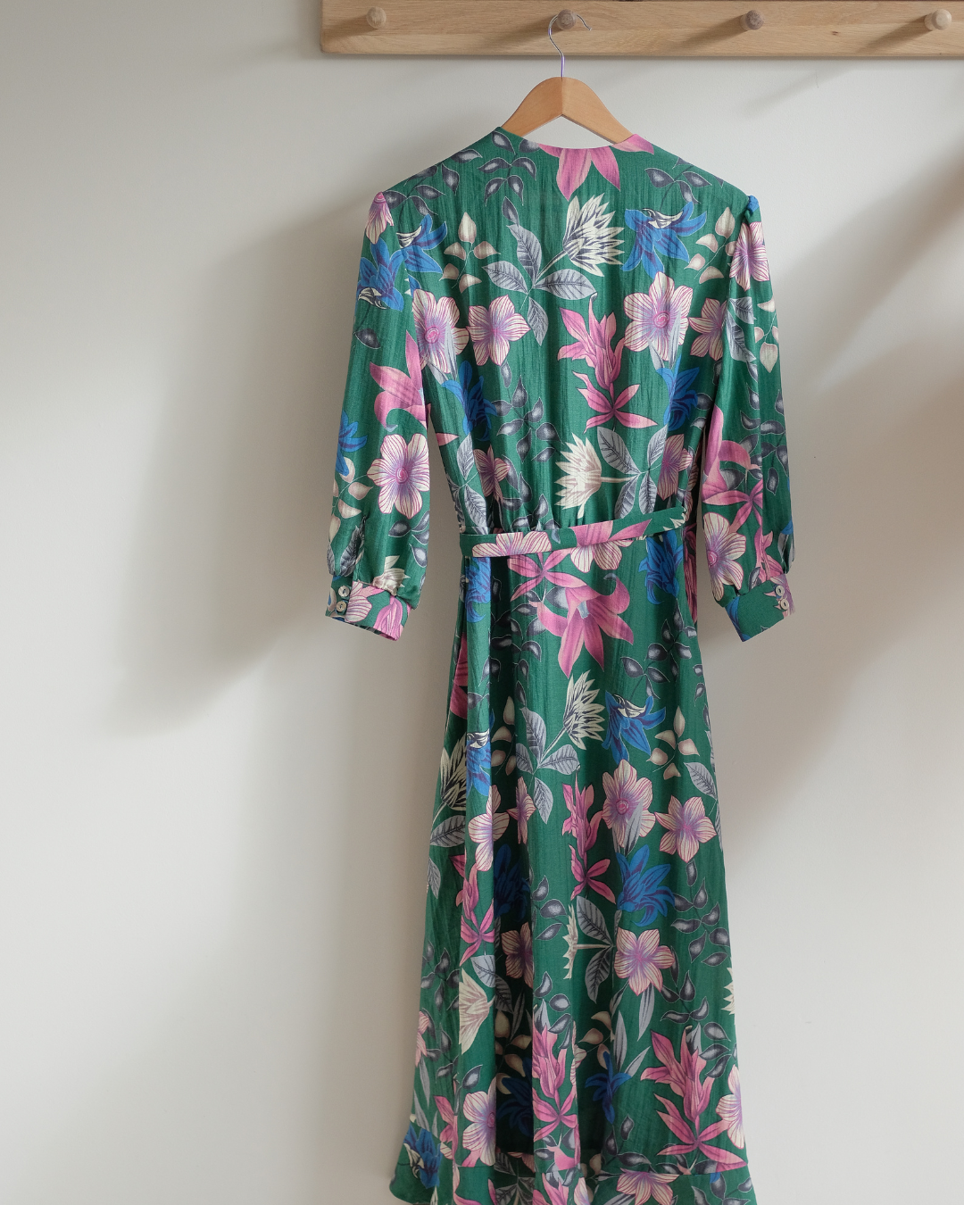 Full-of-life Floral Linen Wrap Dress (Pre-order)