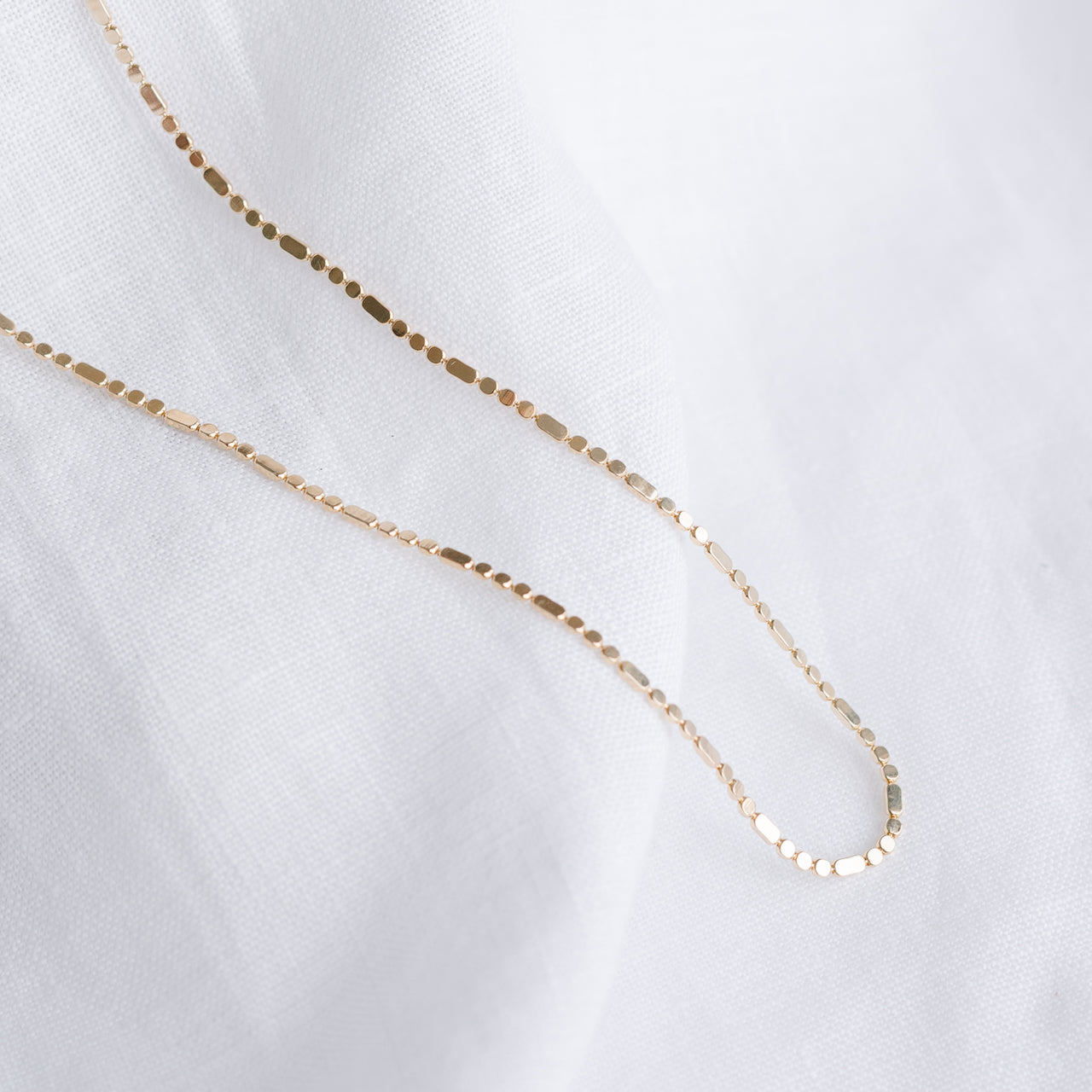 Minimalist Dotted Chain